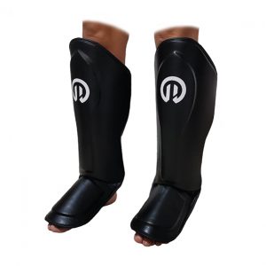 Протектори за крака / Pro series - изработени от висококачествена изкуствена кожа и дизайн, който ще пастне перфектно на вашият крак